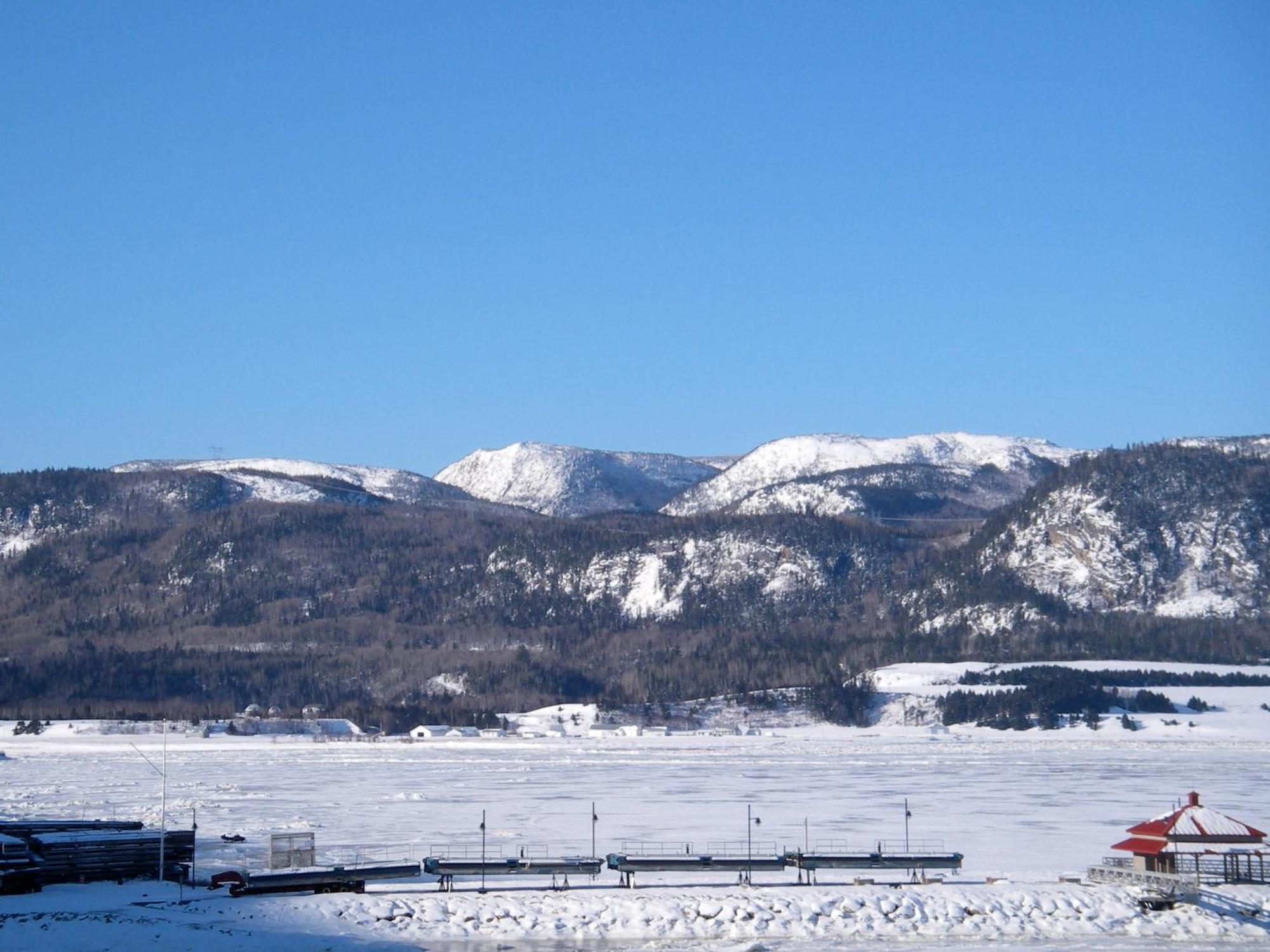 Chalets Condos Sur Le Fjord LʼAnse-Saint-Jean المظهر الخارجي الصورة
