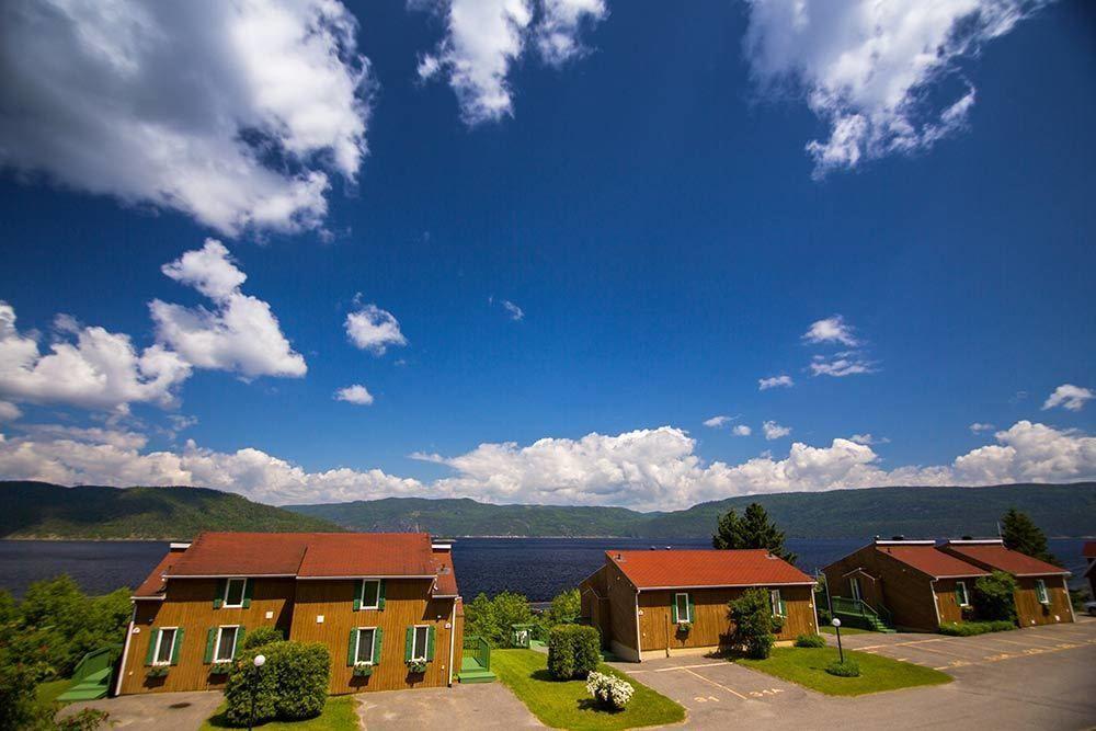 Chalets Condos Sur Le Fjord LʼAnse-Saint-Jean المظهر الخارجي الصورة