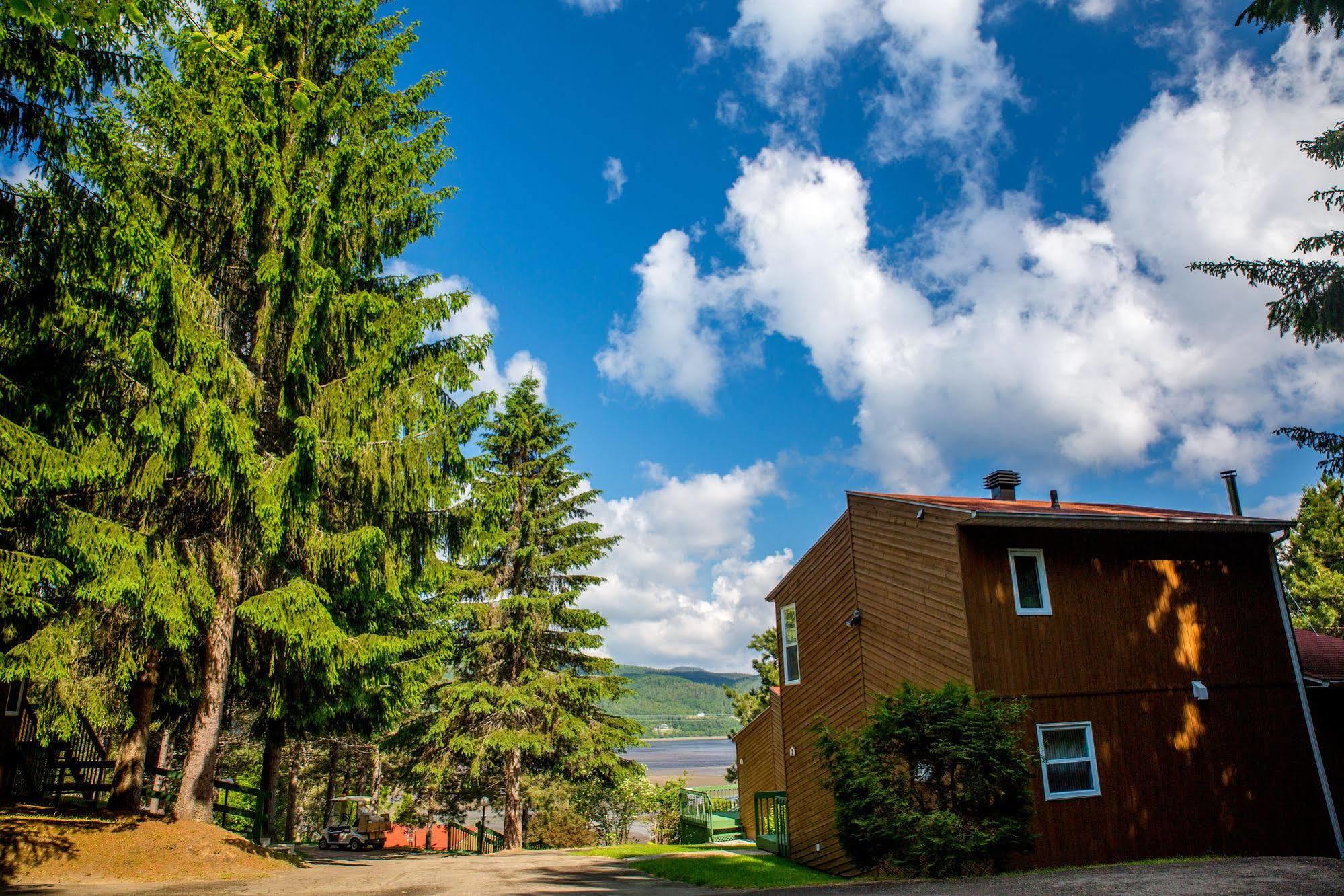 Chalets Condos Sur Le Fjord LʼAnse-Saint-Jean المظهر الخارجي الصورة