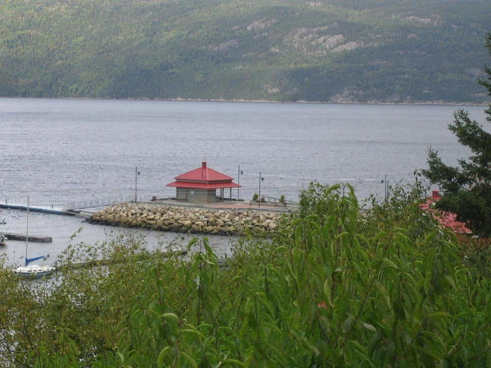Chalets Condos Sur Le Fjord LʼAnse-Saint-Jean المظهر الخارجي الصورة